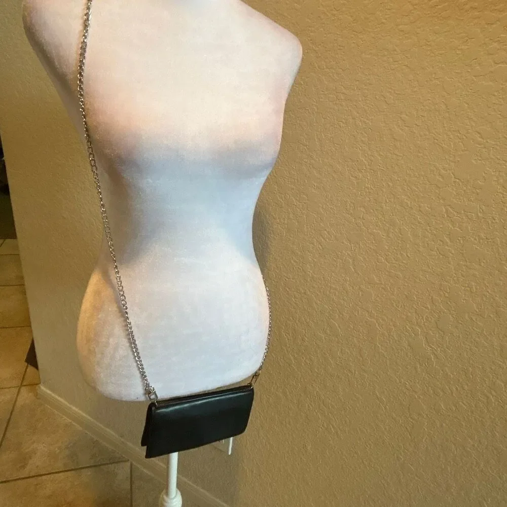 Gucci Bifold Long Wallet Black Leather With Silver Chain Strap Cocktail Party - Picture 15 of 16